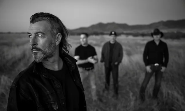 Roger Clyne and The Peacemakers