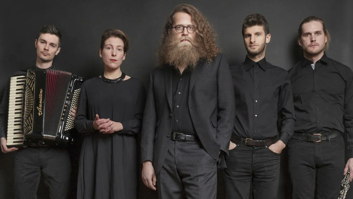 Yaelokre, Ben Caplan