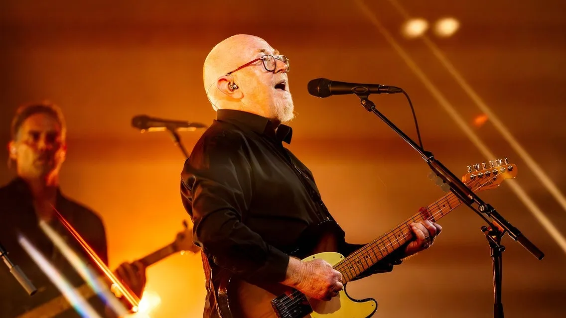 Dave Dobbyn — performer image
